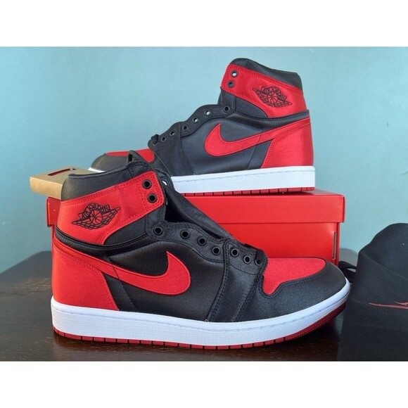 Nike Air Jordan 1 Retro High OG "Satin Bred" Women's Size 12 (10.5M) FD4810-061 - Picture 1 of 10